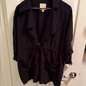 Chic Black Women's Jacket with Pockets